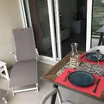 Plein Sud Sur La Terrasse Piscine A Antibes